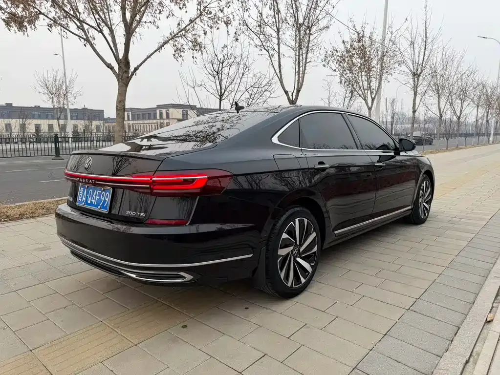 Volkswagen Passat — фото 5