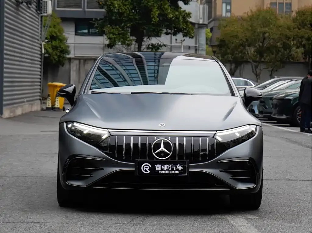 Mercedes-Benz EQS AMG — фото 2