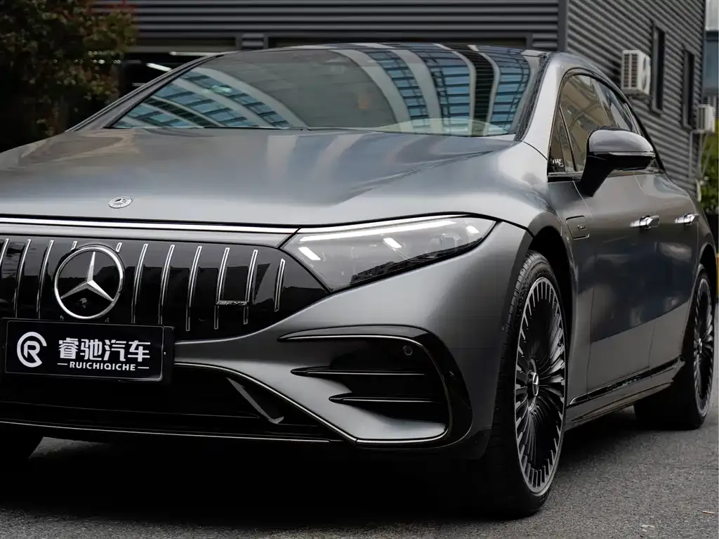 Mercedes-Benz EQS AMG — фото 9