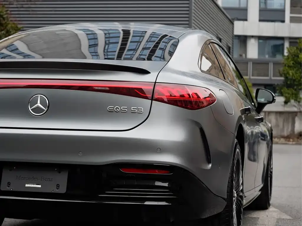 Mercedes-Benz EQS AMG — фото 8