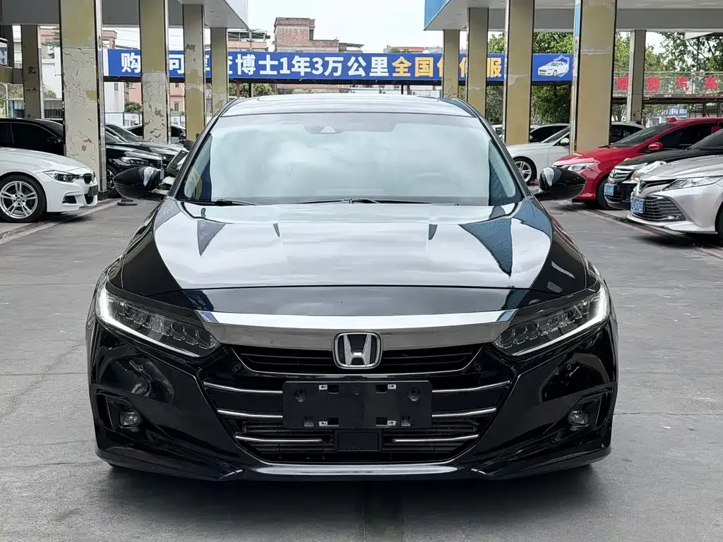 Honda Accord — фото 10