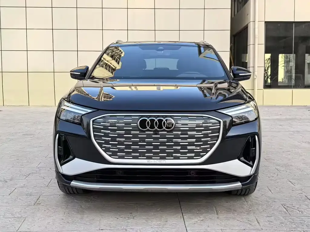 Audi Q4 e-tron — фото 9