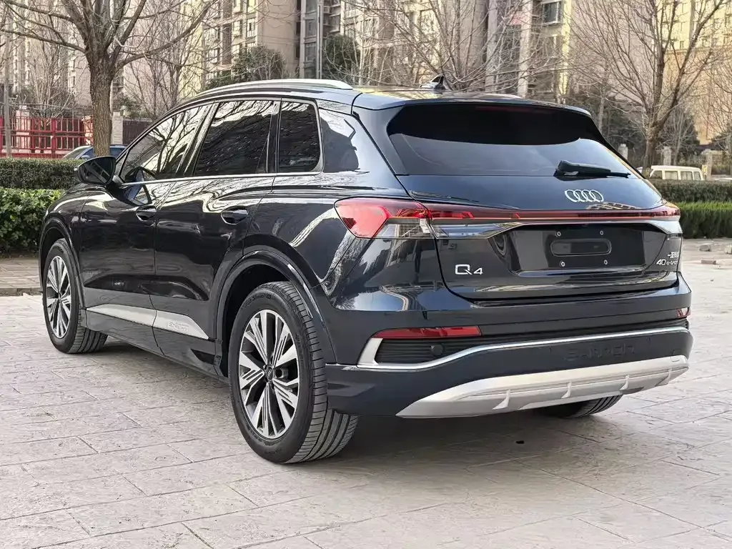 Audi Q4 e-tron — фото 8