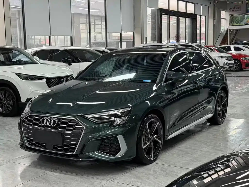 Audi A3 — фото 1