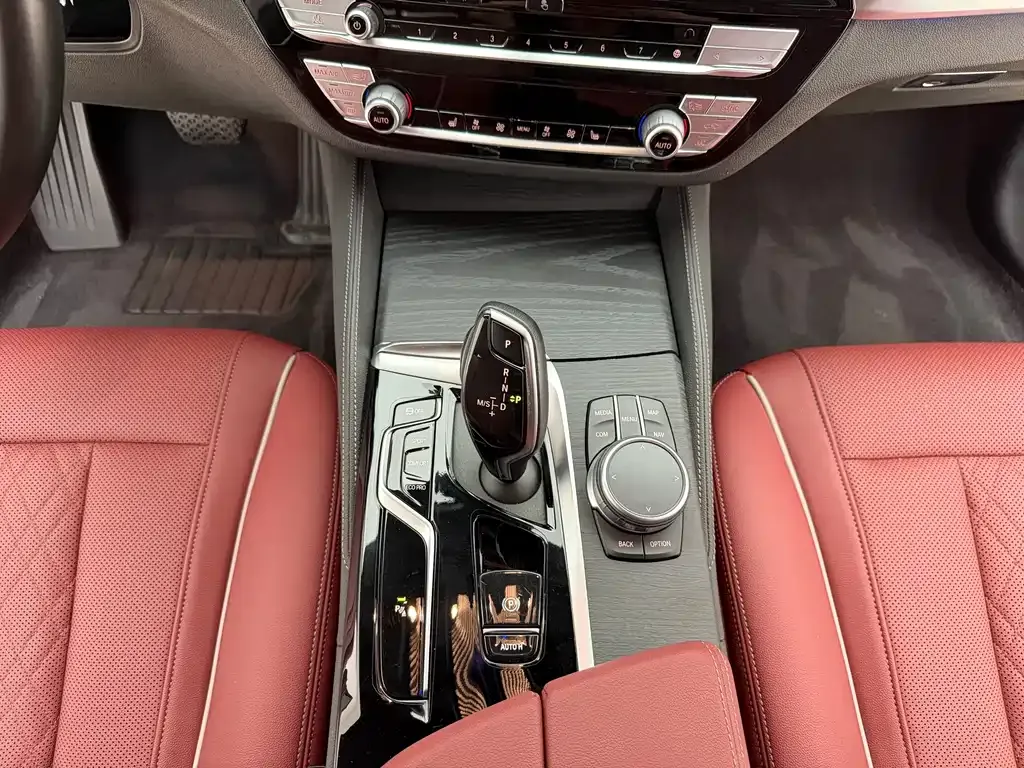 BMW 5 Series — фото 10