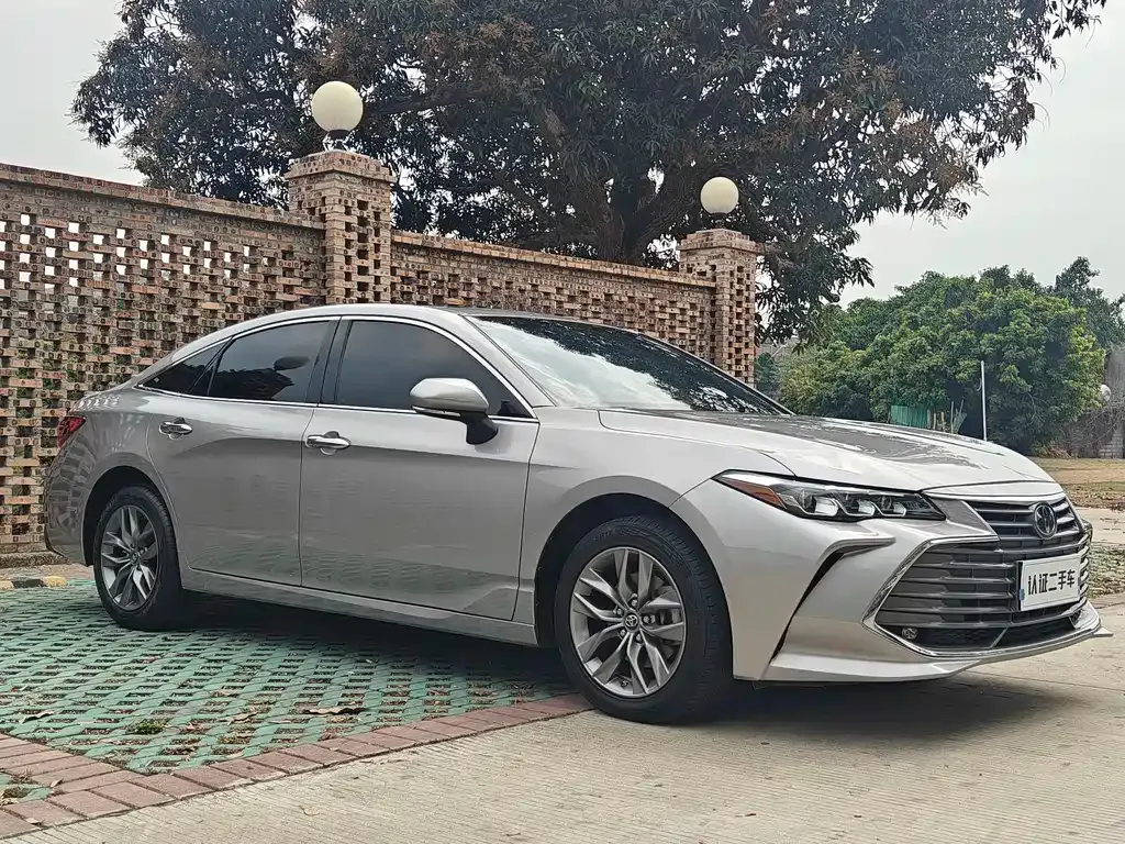 Toyota Avalon — фото 9