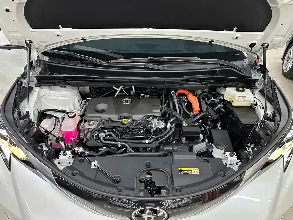 Toyota Granvia — фото 10