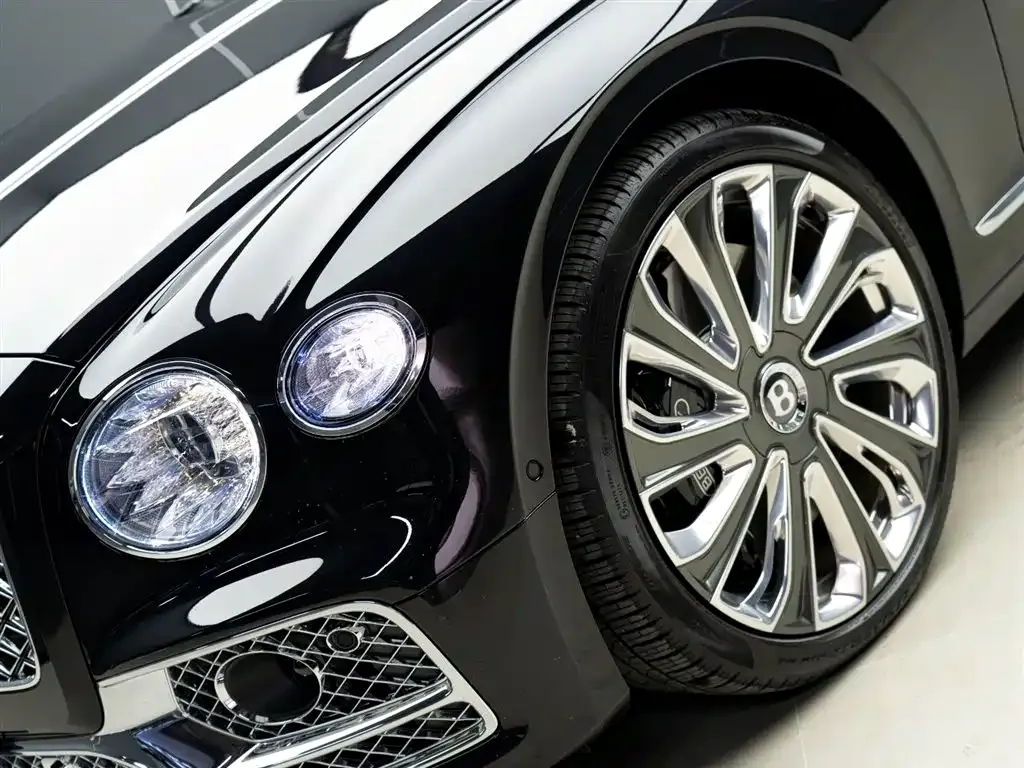 Bentley Flying Spur — фото 10