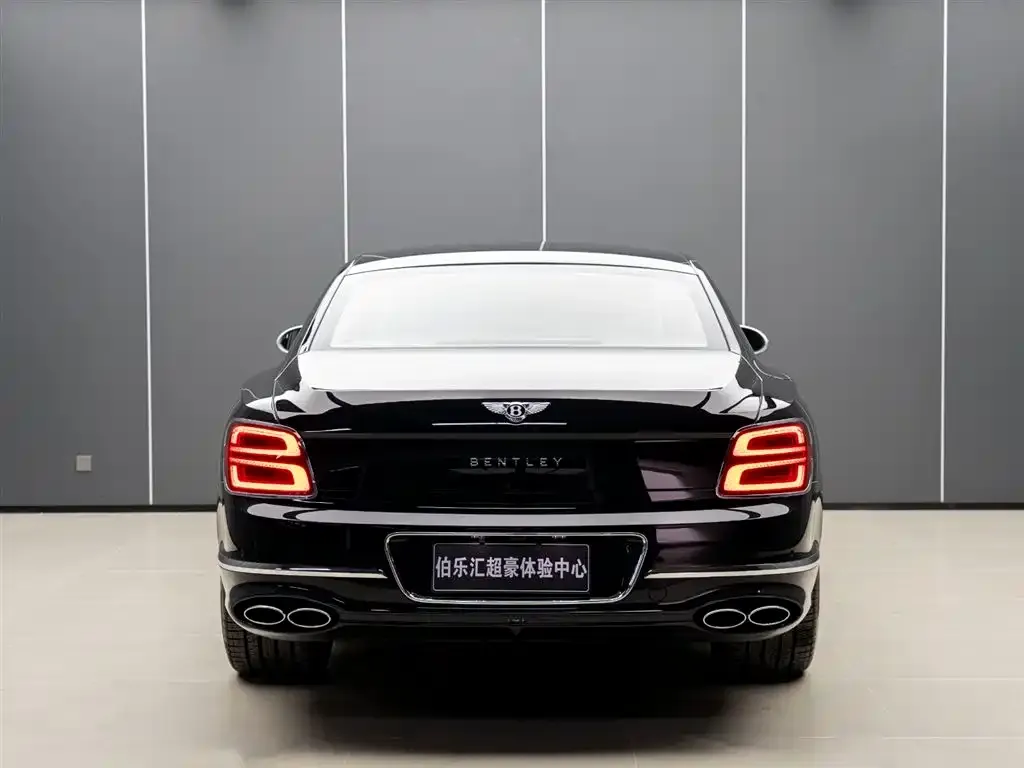 Bentley Flying Spur — фото 5