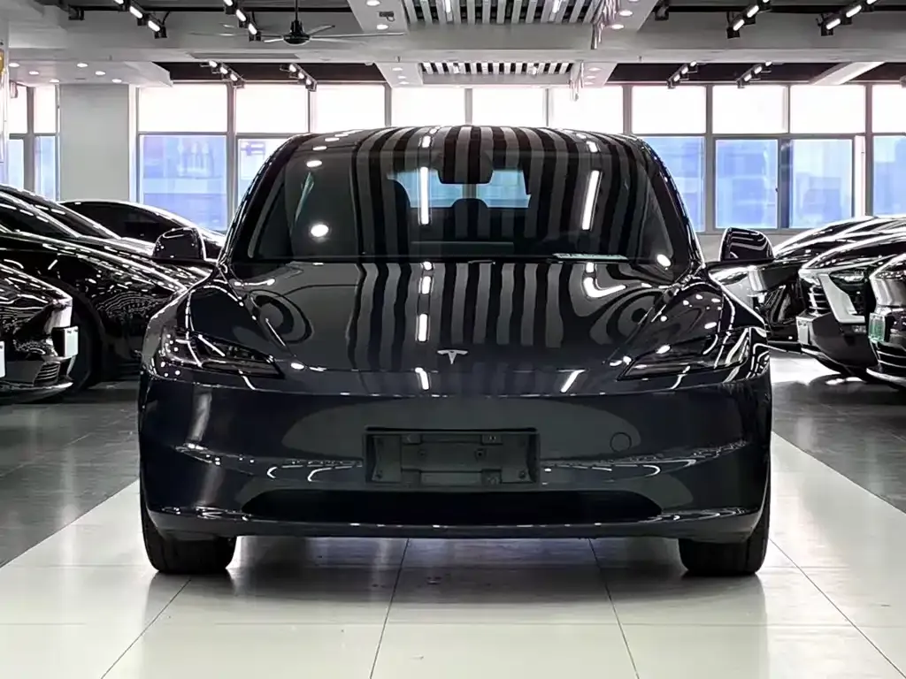 Tesla Model 3 — фото 2