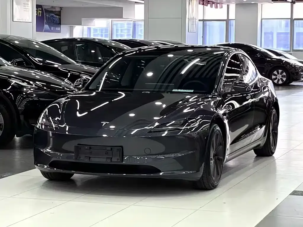 Tesla Model 3 — фото 4