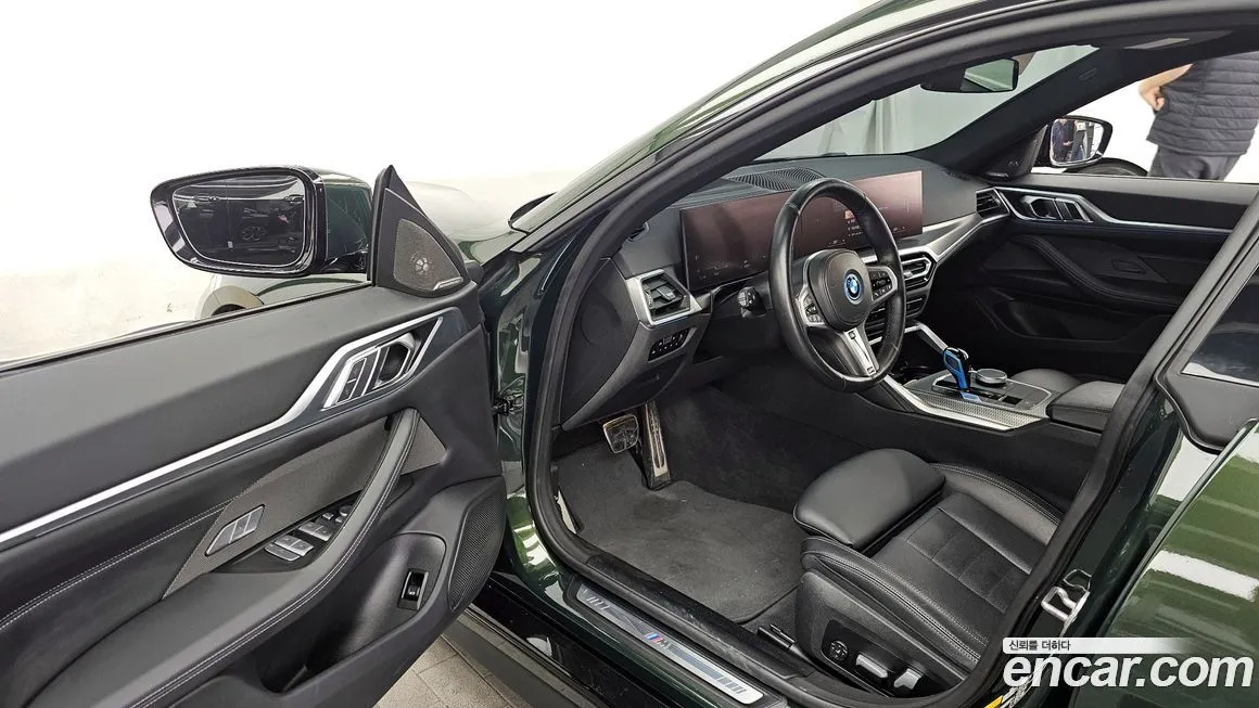 BMW i4 — фото 10