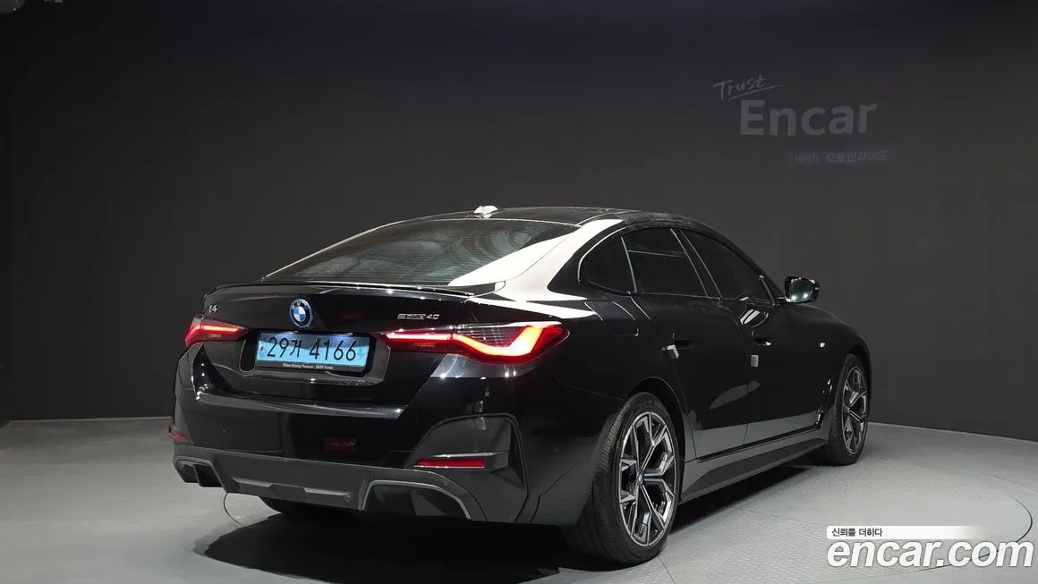 BMW i4 — фото 4