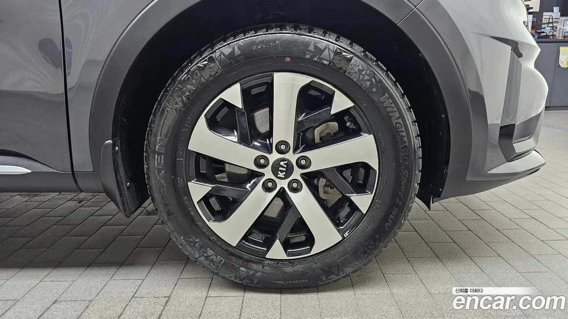 Kia Sorento — фото 6