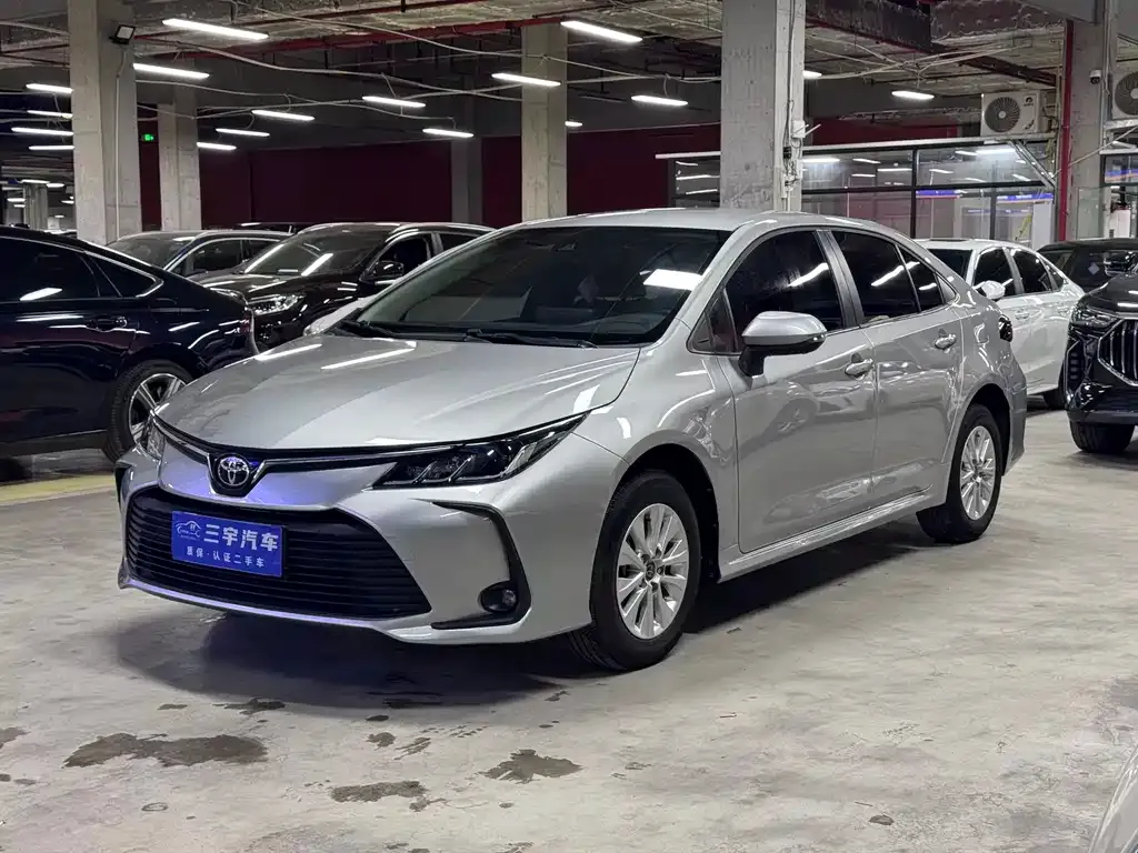 Toyota Corolla — фото 1