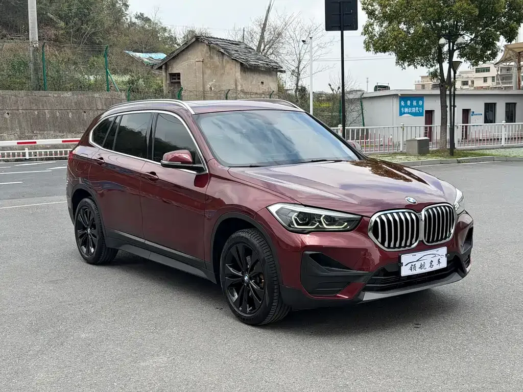BMW X1 — фото 7