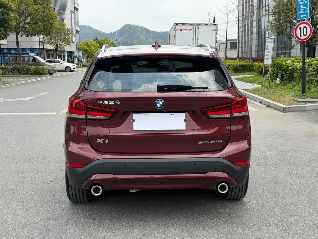 BMW X1 — фото 10
