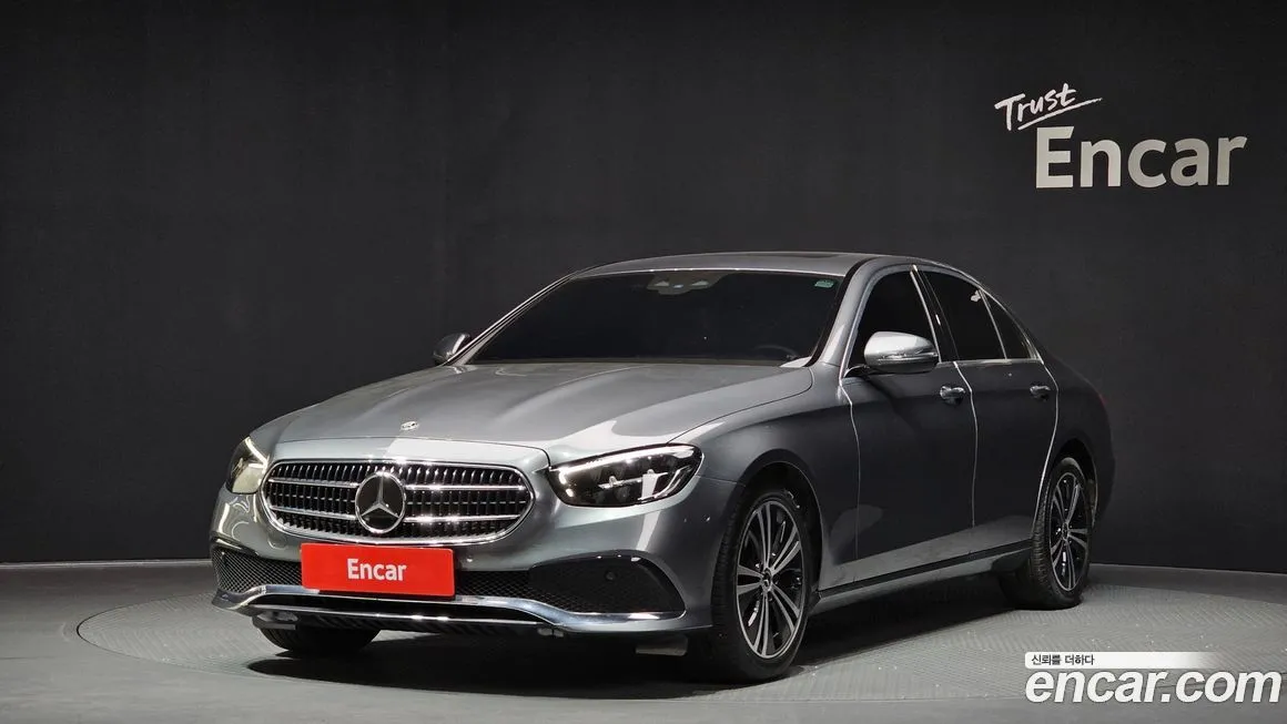 Mercedes-Benz E-Class — фото 1
