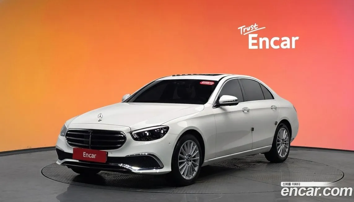 Mercedes-Benz E-Class — фото 1