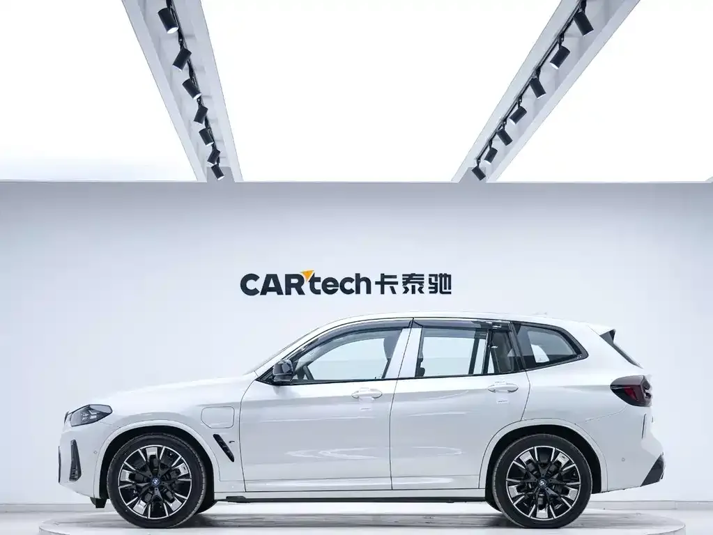 BMW iX3 — фото 4