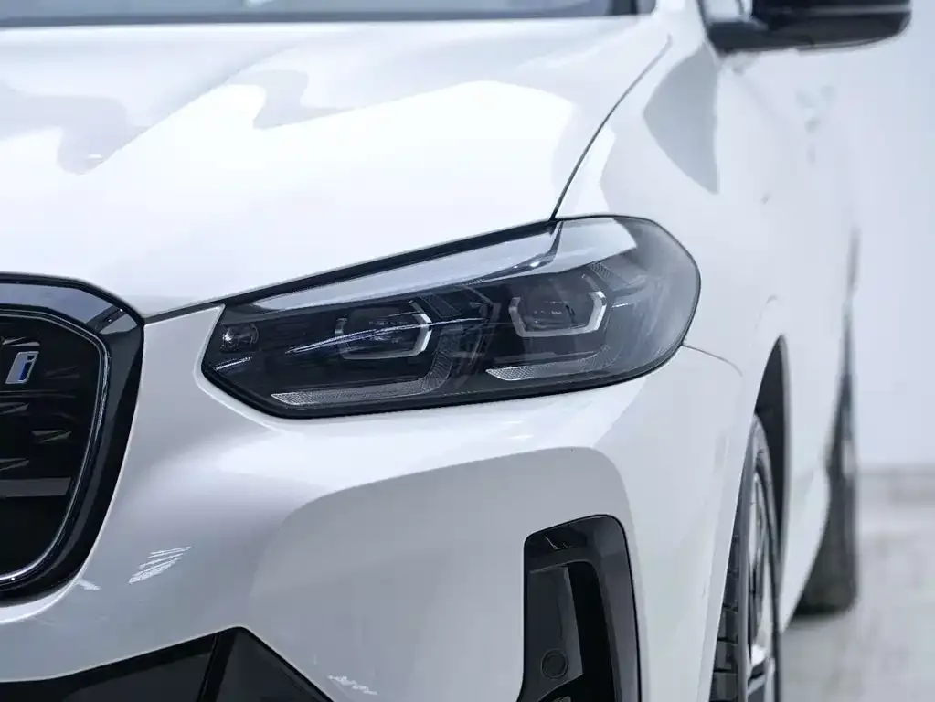 BMW iX3 — фото 6