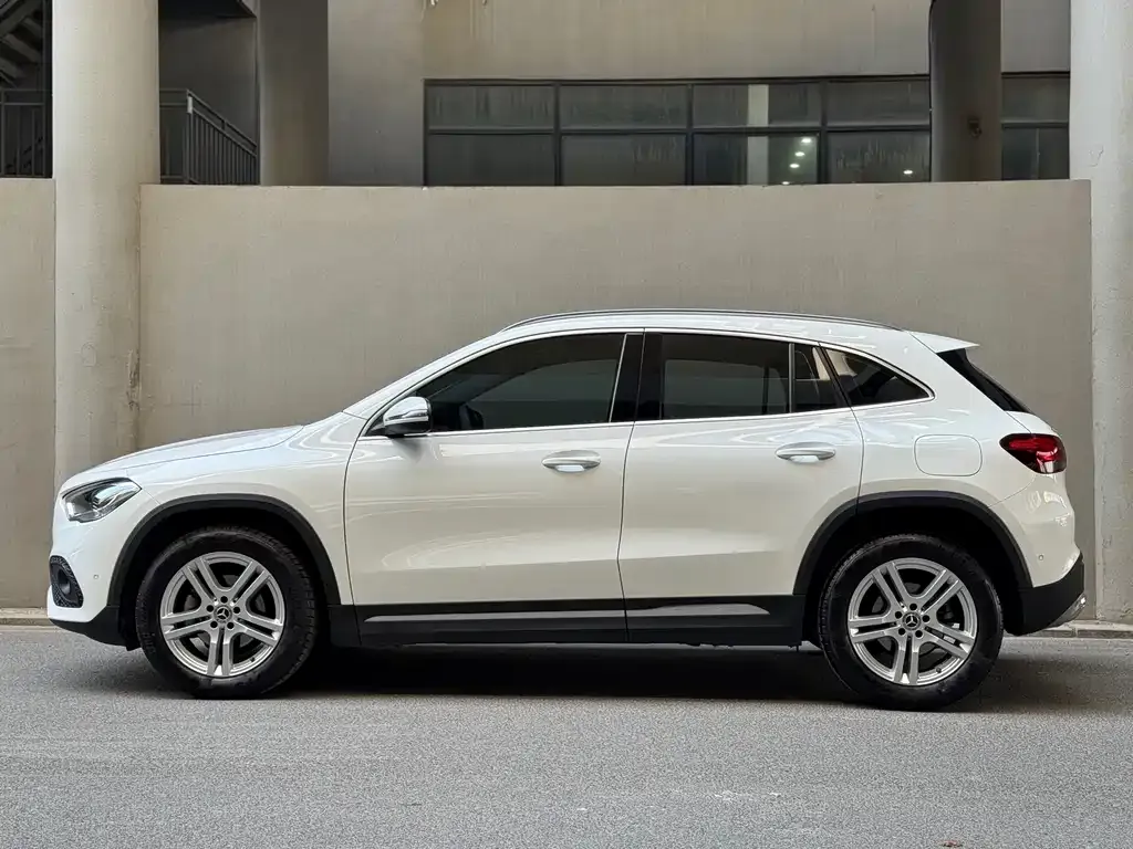Mercedes-Benz GLA — фото 7