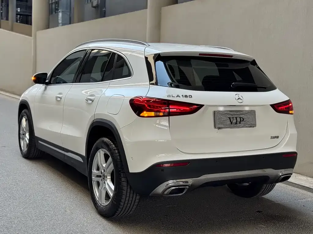 Mercedes-Benz GLA — фото 10