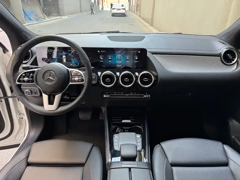 Mercedes-Benz GLA — фото 6