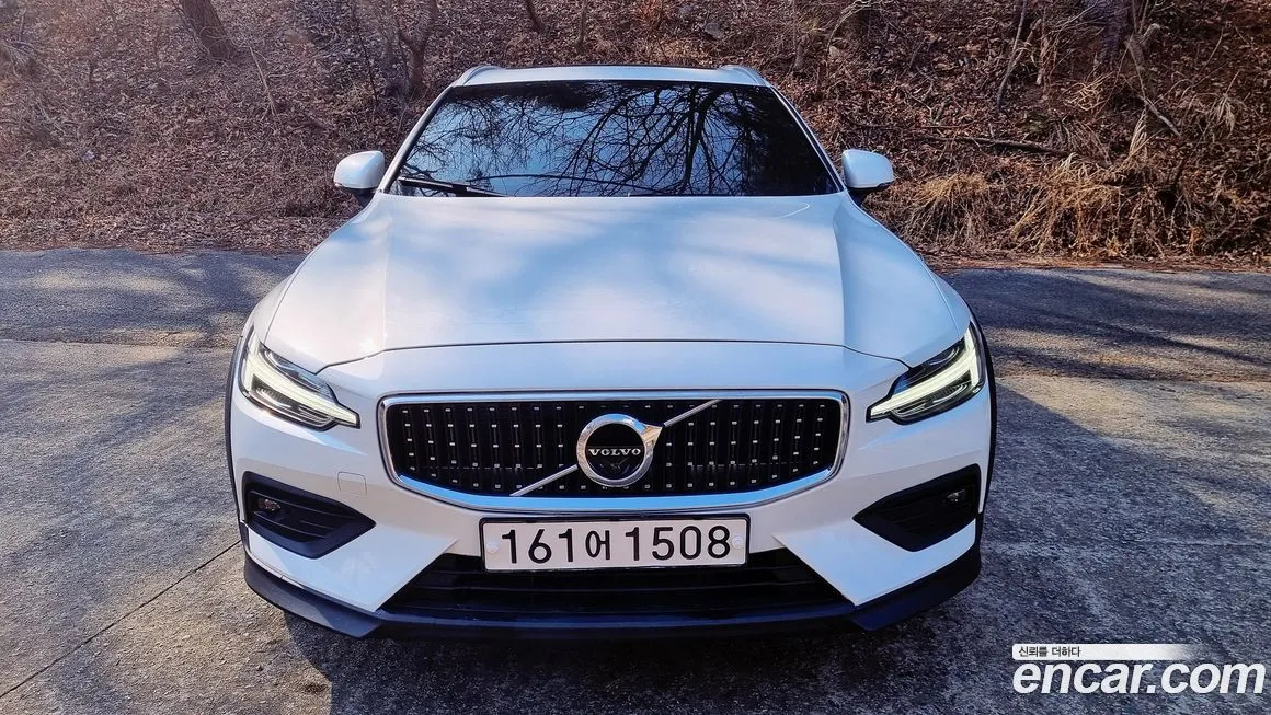 Volvo V60 — фото 1