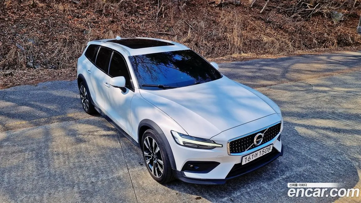 Volvo V60 — фото 10