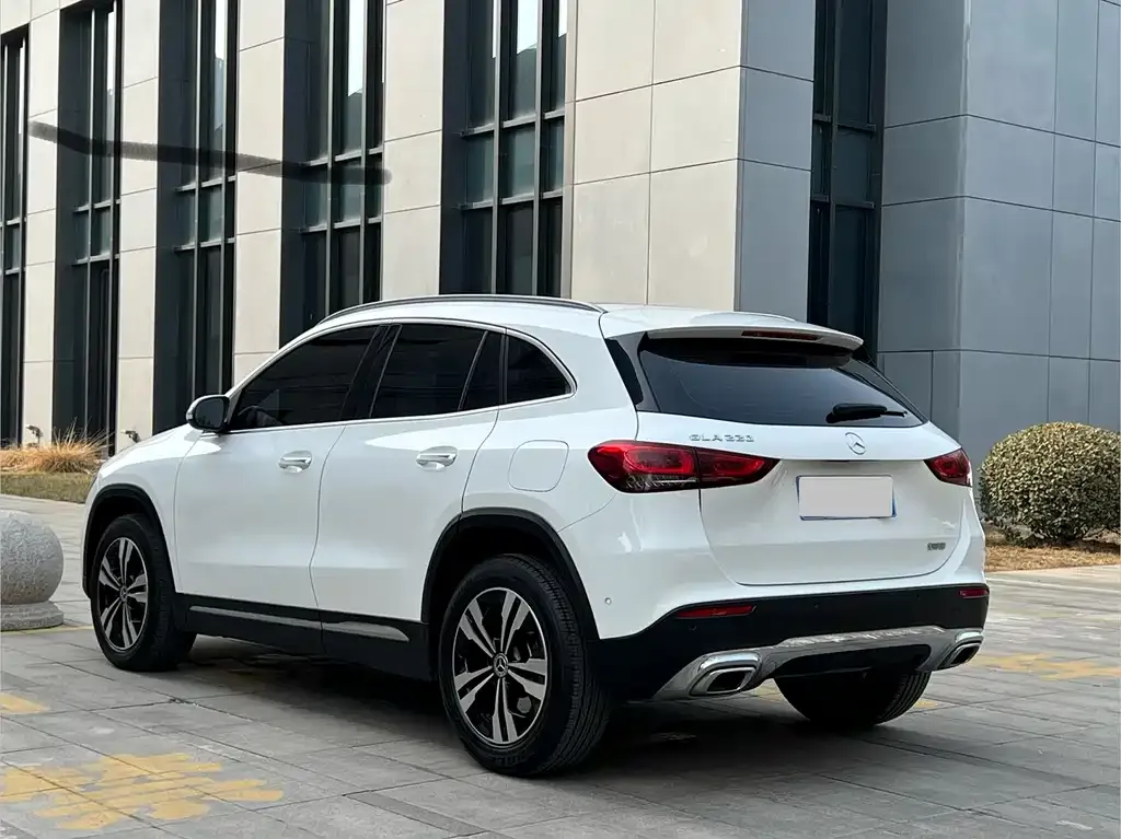 Mercedes-Benz GLA — фото 6