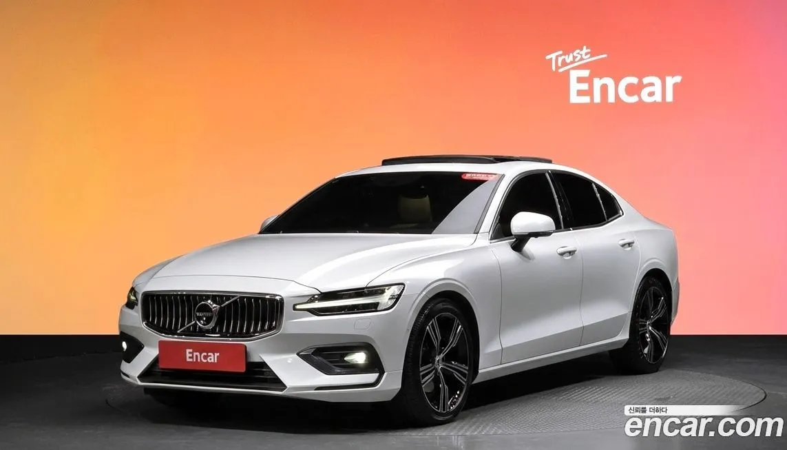 Volvo S60 — фото 1