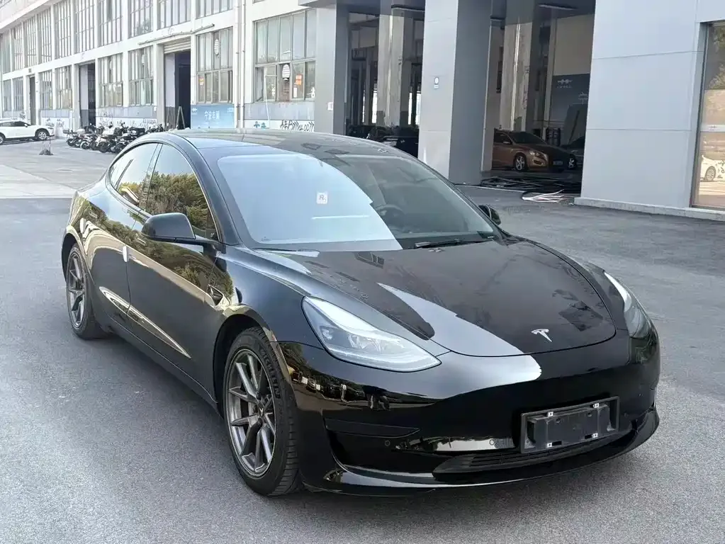 Tesla Model 3 — фото 6
