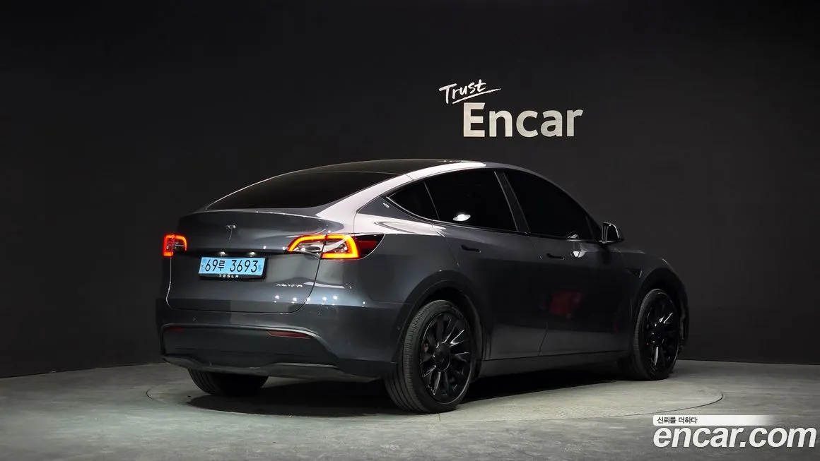 Tesla Model Y — фото 2