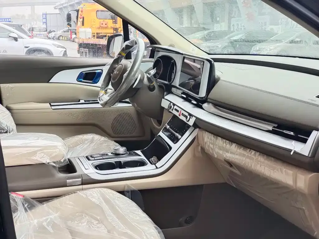 Kia Carnival — фото 2