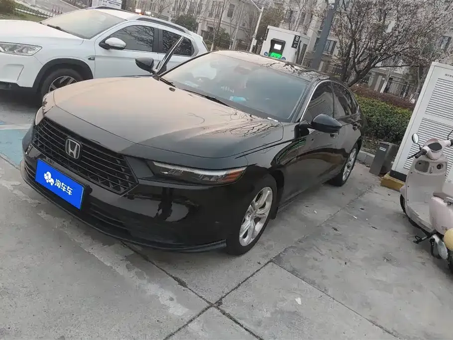 Honda Accord — фото 1