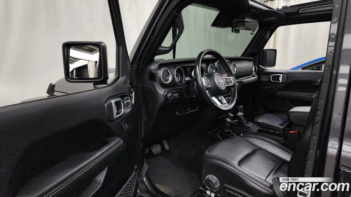 Jeep Wrangler — фото 8