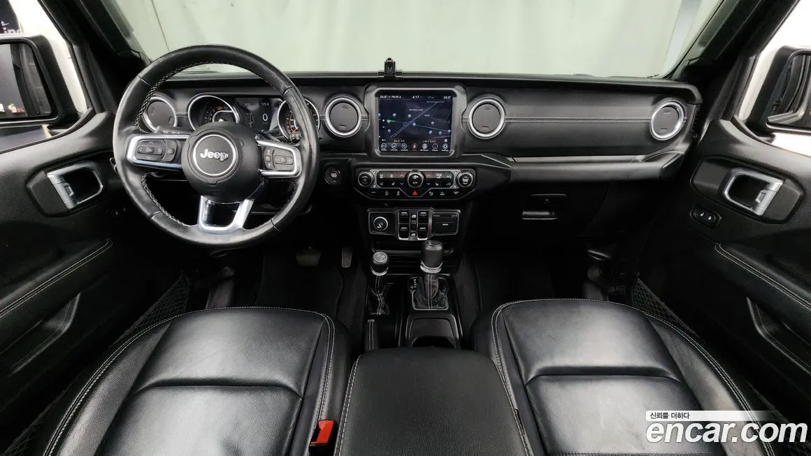 Jeep Wrangler — фото 9