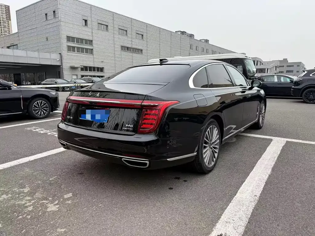 Hongqi H9 — фото 8
