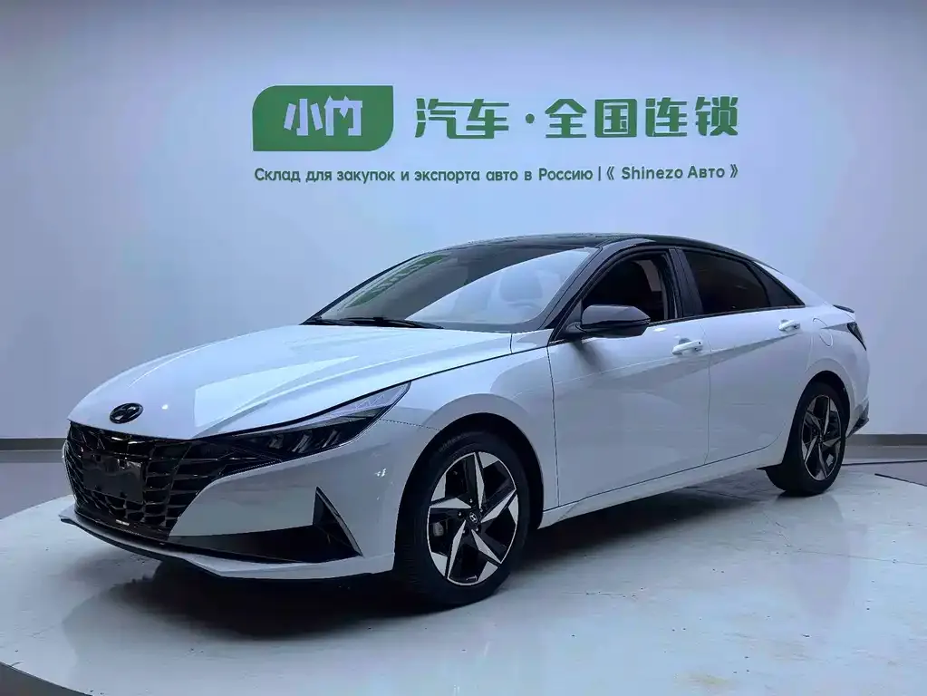 Hyundai Elantra — фото 1