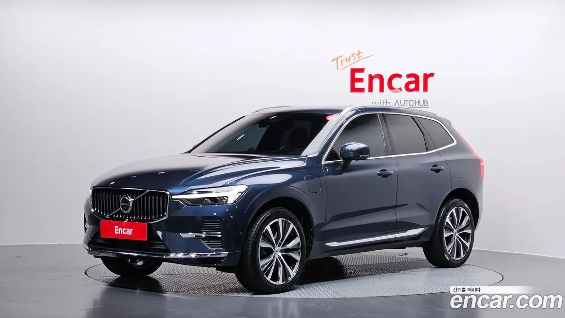 Volvo XC60 — фото 1