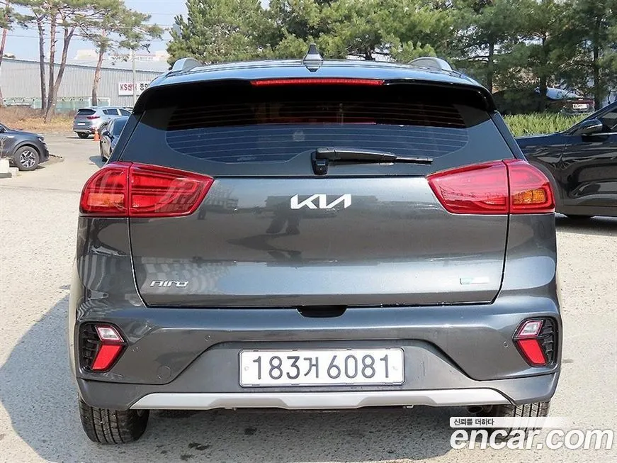 Kia Niro — фото 10