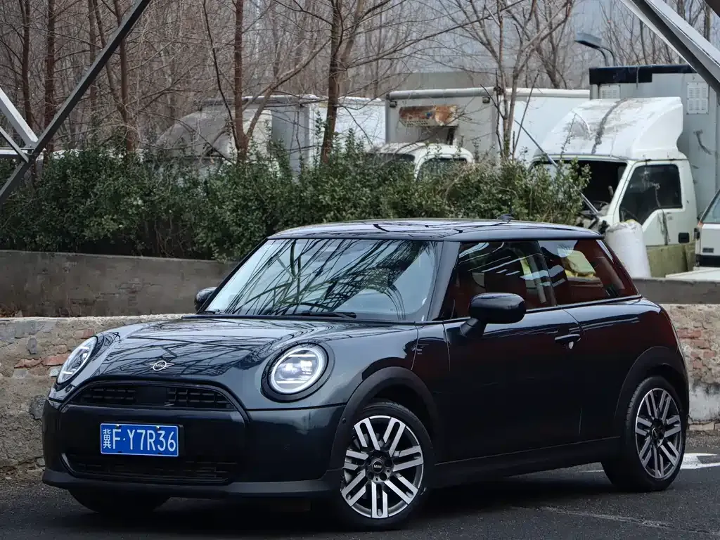 MINI Cooper (3-door) — фото 1