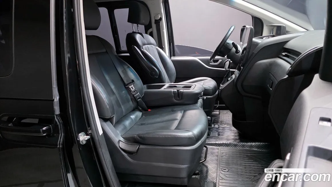 Hyundai Staria — фото 2