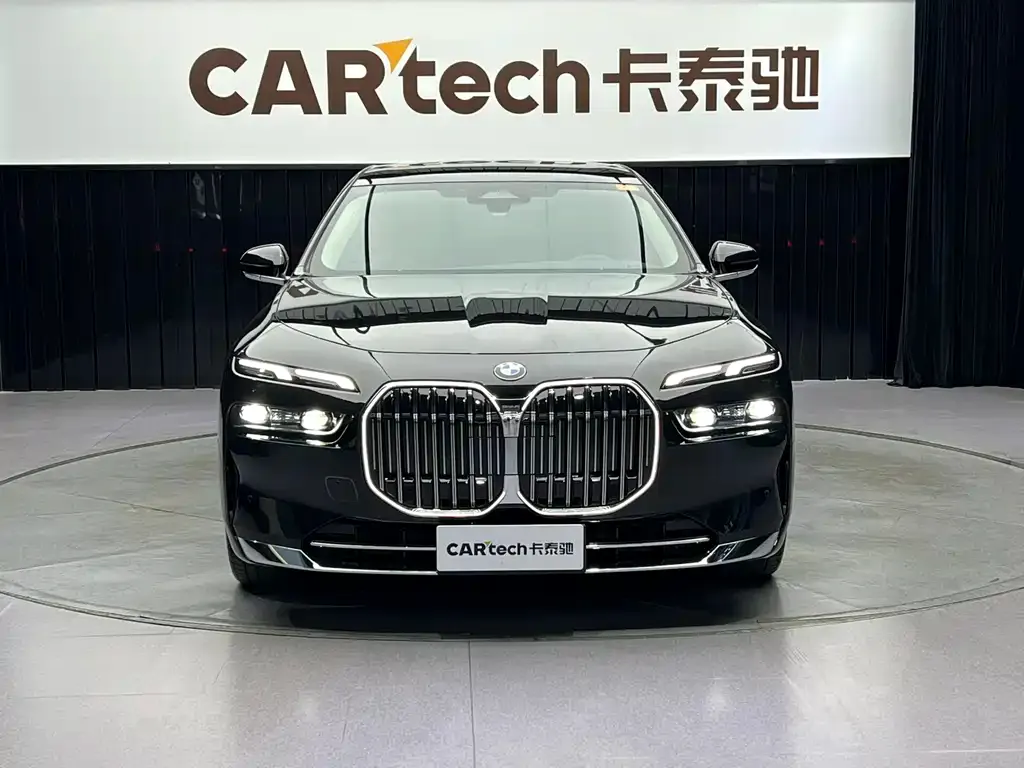 BMW 7 Series — фото 2