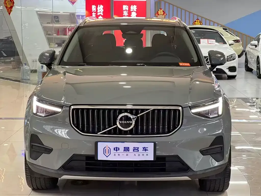 Volvo XC40 — фото 4