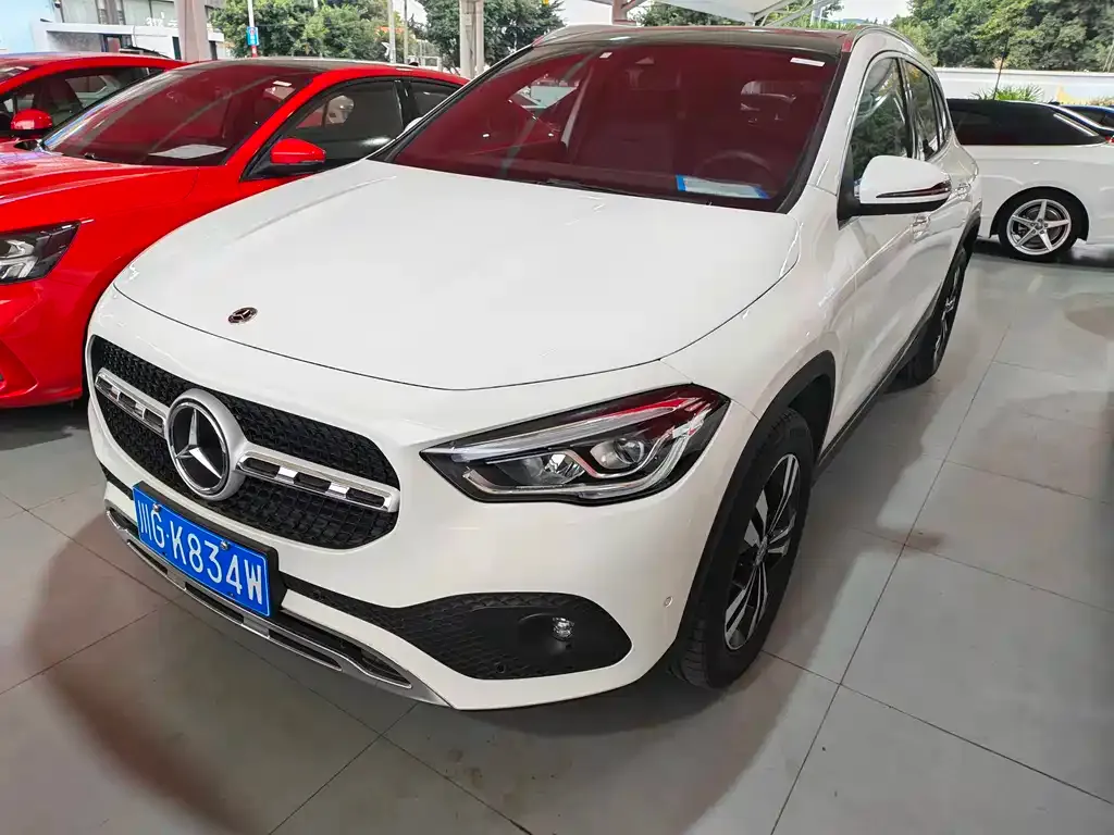 Mercedes-Benz GLA — фото 1