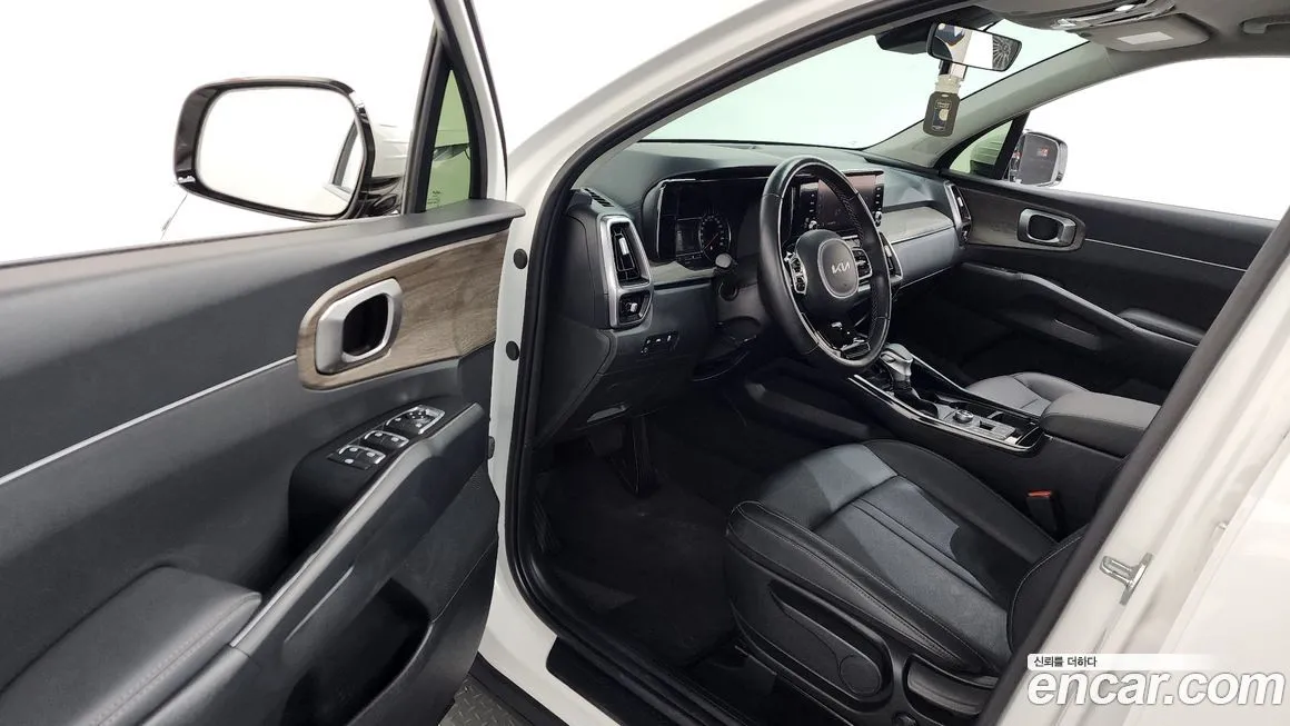 Kia Sorento — фото 8