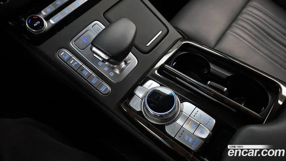 Genesis G90 — фото 10