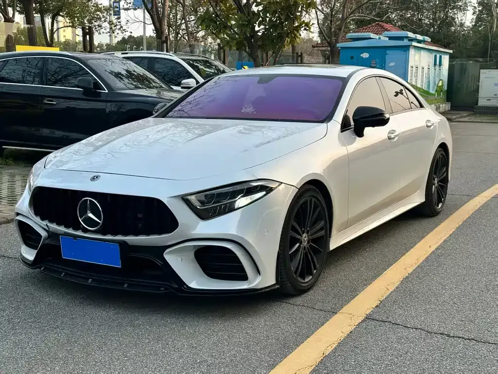 Mercedes-Benz CLS — фото 1
